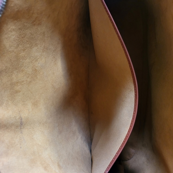 Louis Vuitton Lussac Epi Leather Shoulder Bag w/COA included - Picture 10 of 12